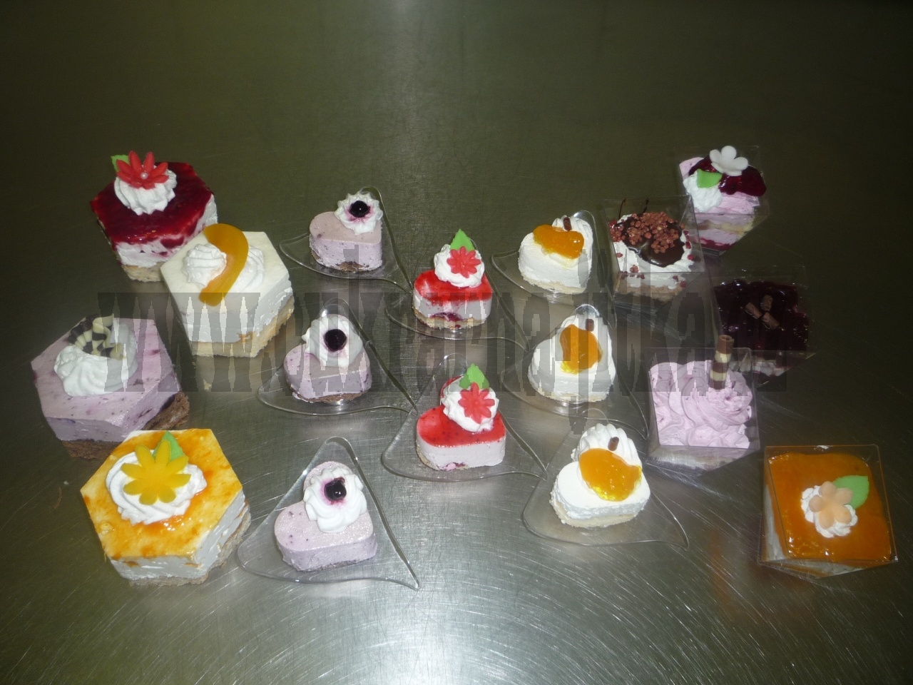 Semi-fredo velké, Semi-fredo malé,Panna-cotta malá Semi-fredo velké, Semi-fredo malé,Panna-cotta malá