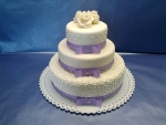 svatební 3 patrový dort fialová mašle