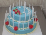  kulatý třípatrový dort+svíčky+růžičky č.356