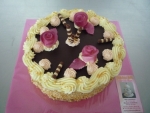 dort kulatý vrch čokoláda 3 fialové růže